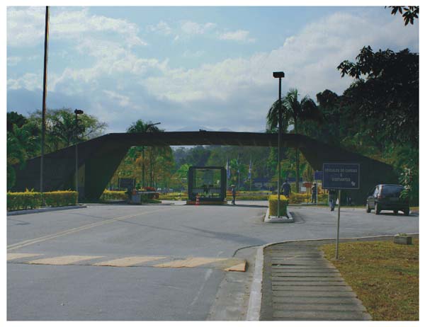 Pórtico de acesso ao Campus Pórtico de acesso ao Campus